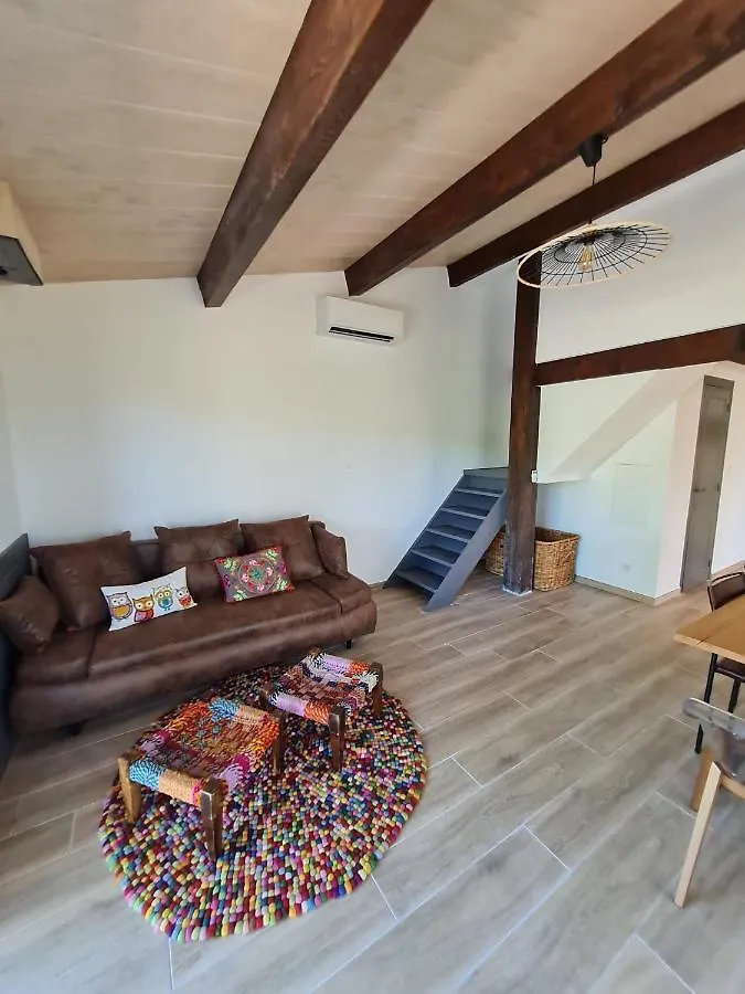 Maison L'Eucalyptus Chauzon 0*,